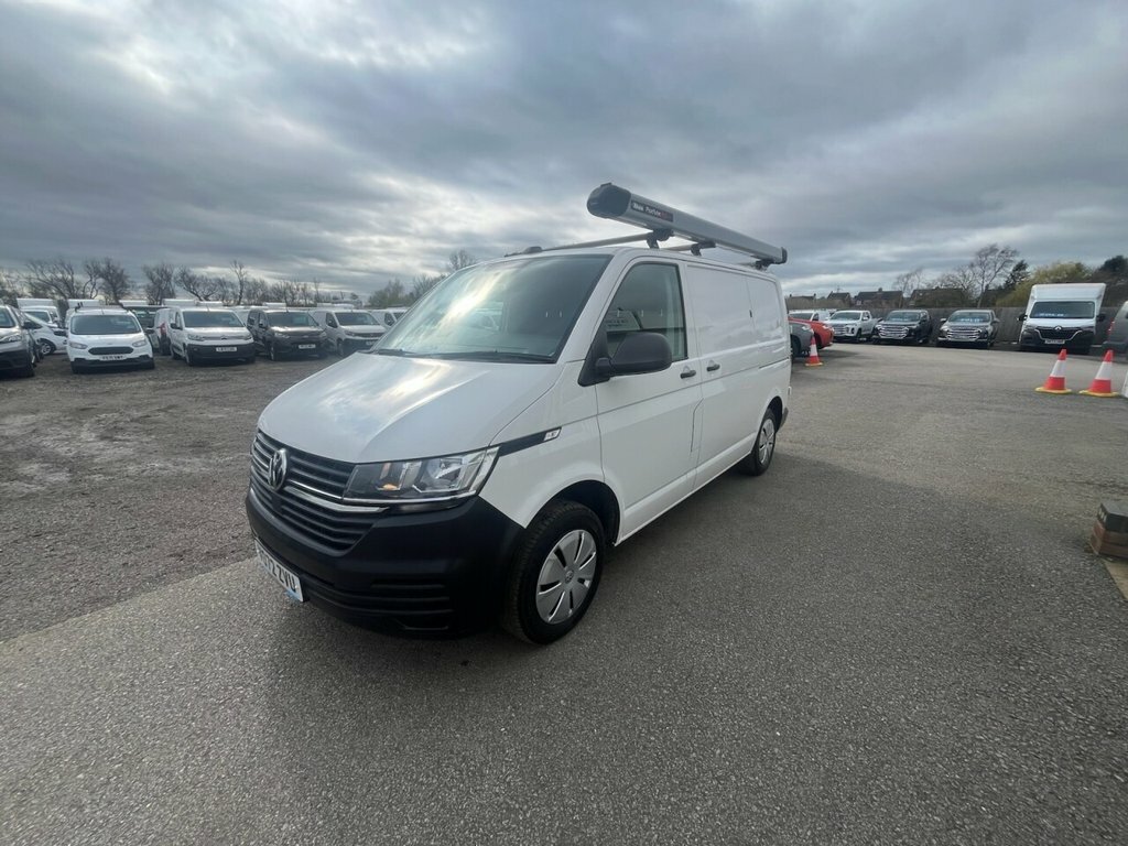 Volkswagen Transporter 2L Startline White