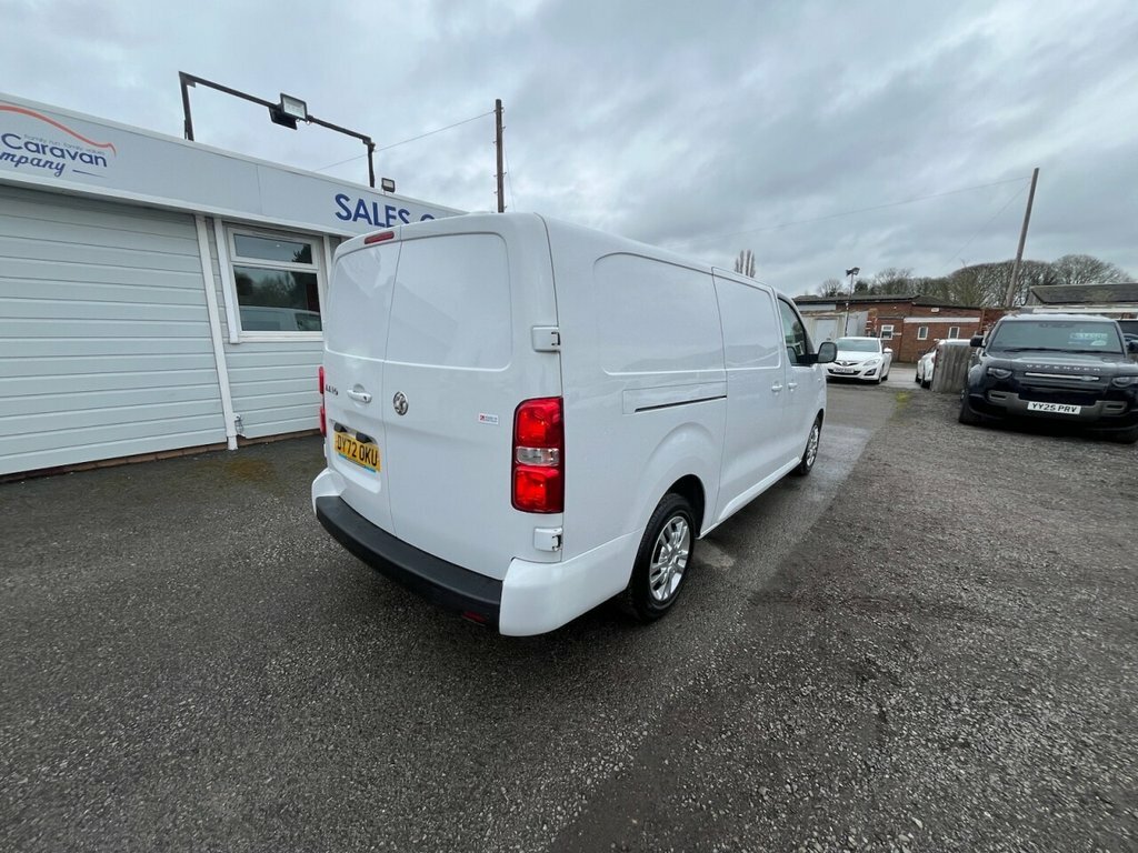Vauxhall Vivaro 1.5L Sportive 6Dr DY72OKU White #5