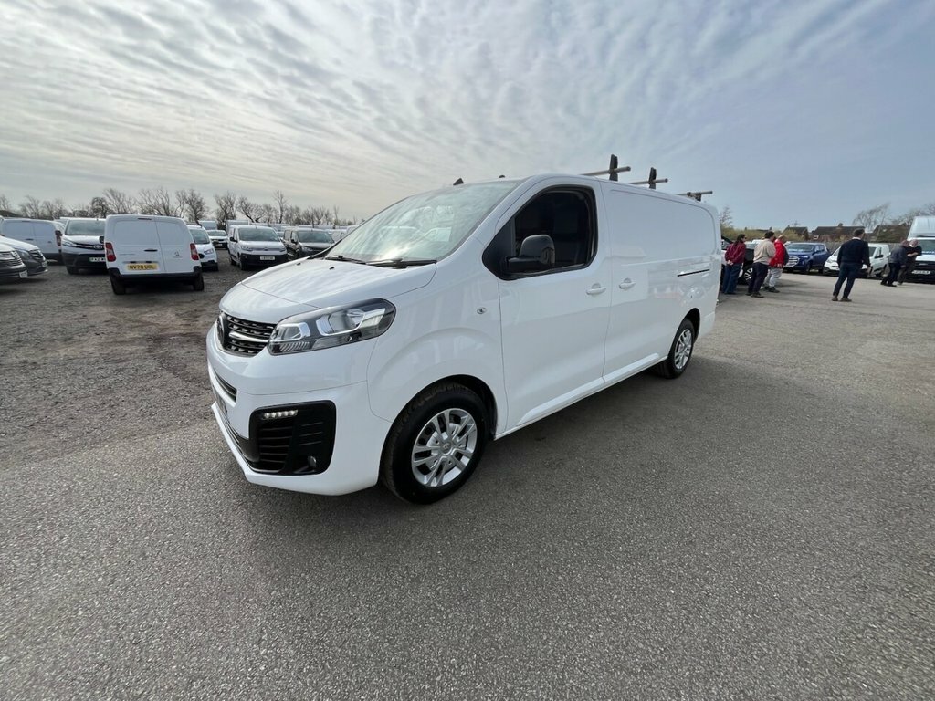 Vauxhall Vivaro 2L Sportive White
