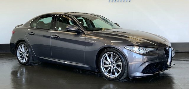 Alfa Romeo Giulia 2.0T Veloce Saloon Euro 6 S S 2 Grey