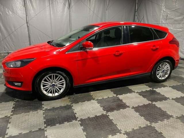 Ford Focus Ecoboost Zetec Edition Hatchback OY18UWF Red #4
