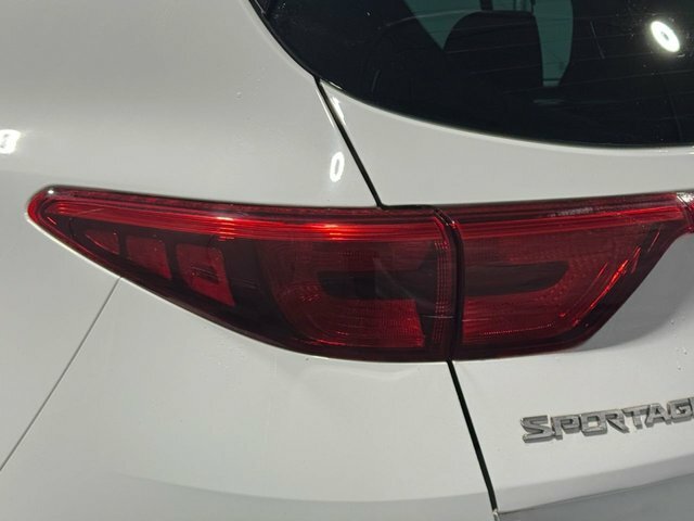 Kia Sportage Crdi 2 Suv MF68OGG White #6