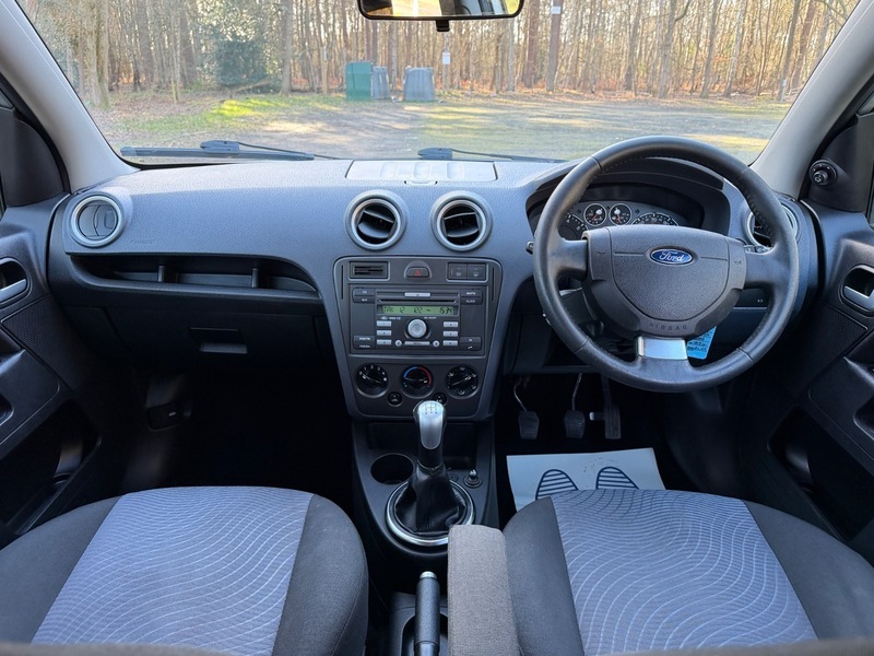 Ford Fusion Zetec Silver #2