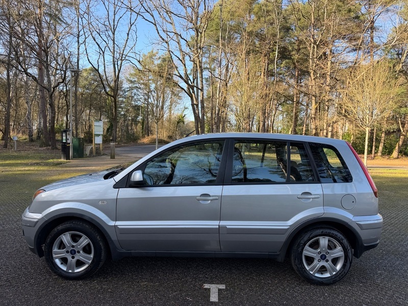 Ford Fusion Zetec Silver #6