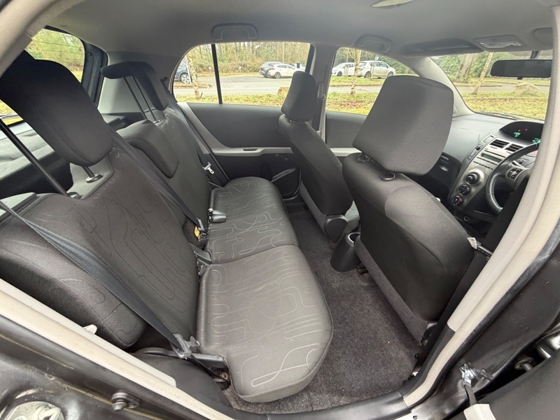 Toyota Yaris Vvt-i Tr Grey #4