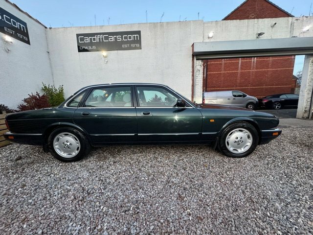 Jaguar XJ 3.2 Executive Saloon 288 G K Green #2