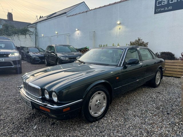 Jaguar XJ 3.2 Executive Saloon 288 G K Green #4