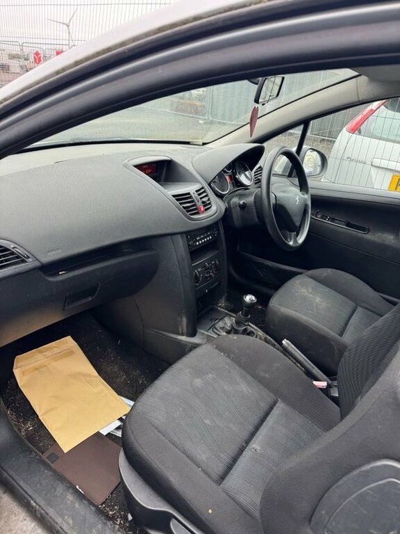 Peugeot 207 1.4L 74 Bhp Silver #3