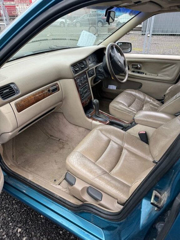 Volvo V70 2.5 10V Cd Estate 144 Bhp R708HGF Blue #3