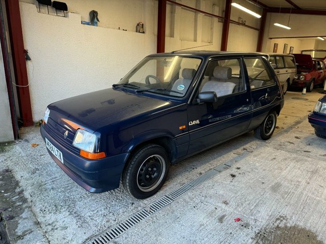 Renault 5 1.3999999999999999L 60 Bhp Blue
