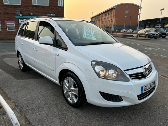 Vauxhall Zafira Mpv GL13EVW White #4