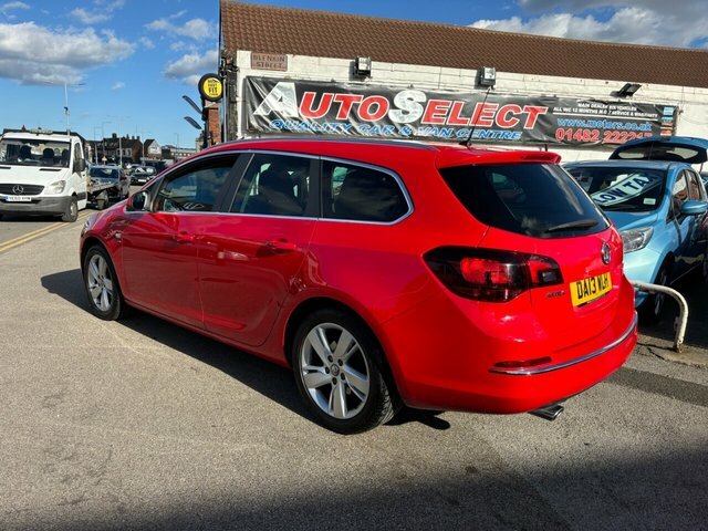 Vauxhall Astra Estate DA13WLH Red #5