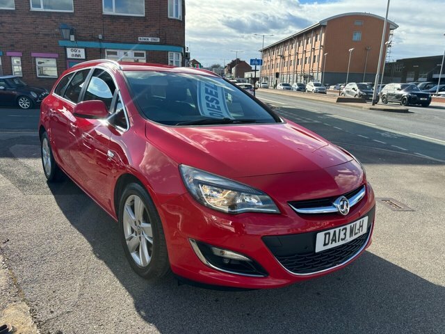 Vauxhall Astra Estate DA13WLH Red #3