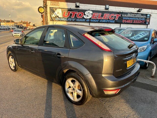 Ford Focus Hatchback YE59XCV Grey #4