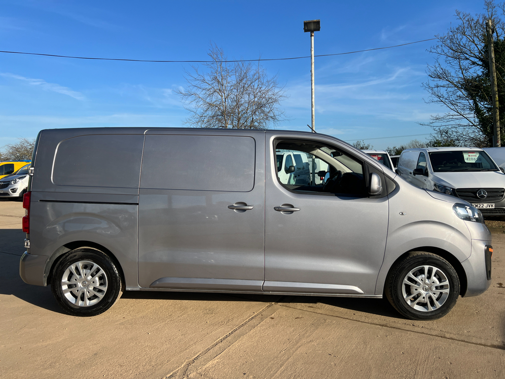 Vauxhall Vivaro 1.5 Turbo D 2700 Sportive Panel Van Man DV70WDF Grey #2