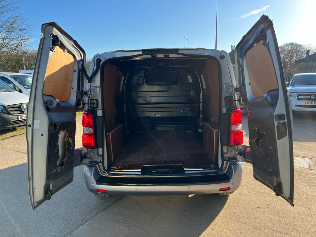Vauxhall Vivaro 1.5 Turbo D 2700 Sportive Panel Van Man DV70WDF Grey #3