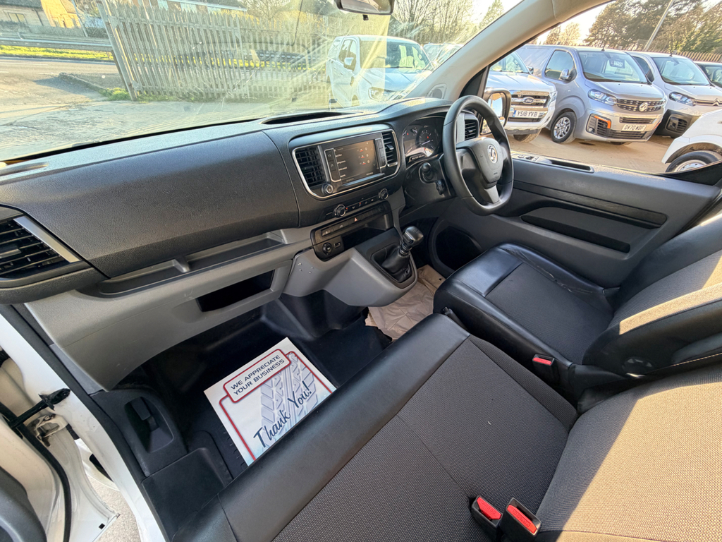 Vauxhall Vivaro 2.0 Turbo D 3100 Dynamic Panel Van 6Dr Manu FE70HNA White #3