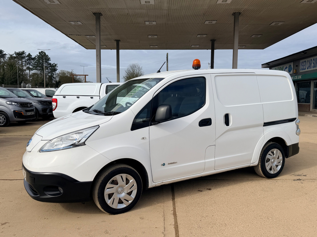 Nissan e-NV200 Acenta Panel Van Swb Rapid 10 White