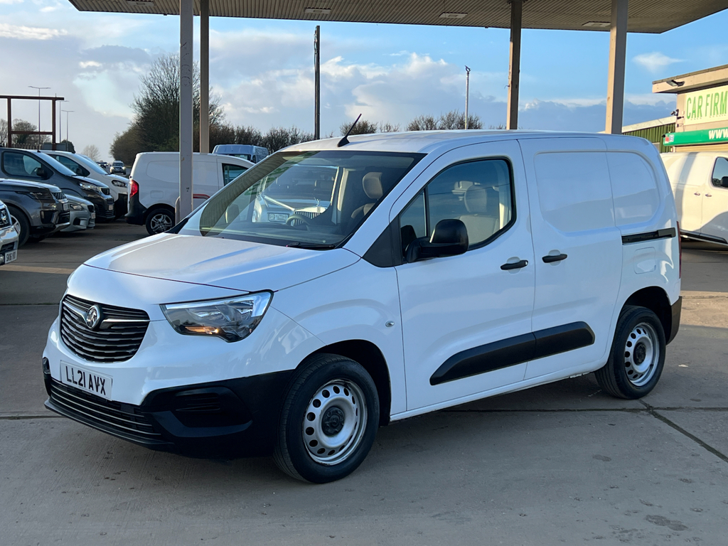 Vauxhall Combo 1.5 Turbo D 2300 Dynamic Panel Van Manu White