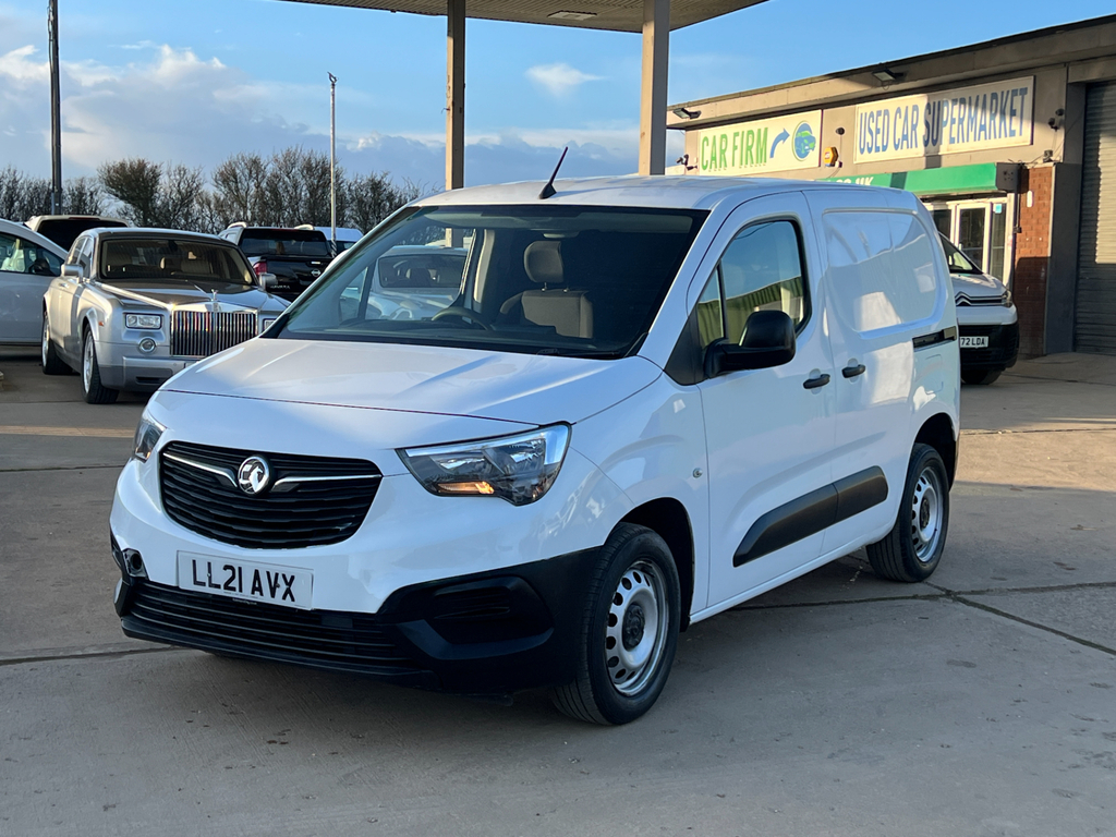 Vauxhall Combo 1.5 Turbo D 2300 Dynamic Panel Van Manu LL21AVX White #6