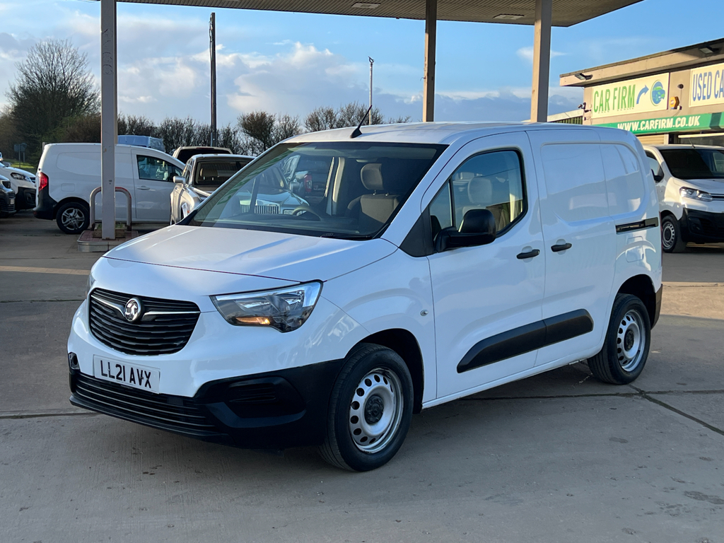 Vauxhall Combo 1.5 Turbo D 2300 Dynamic Panel Van Manu LL21AVX White #5