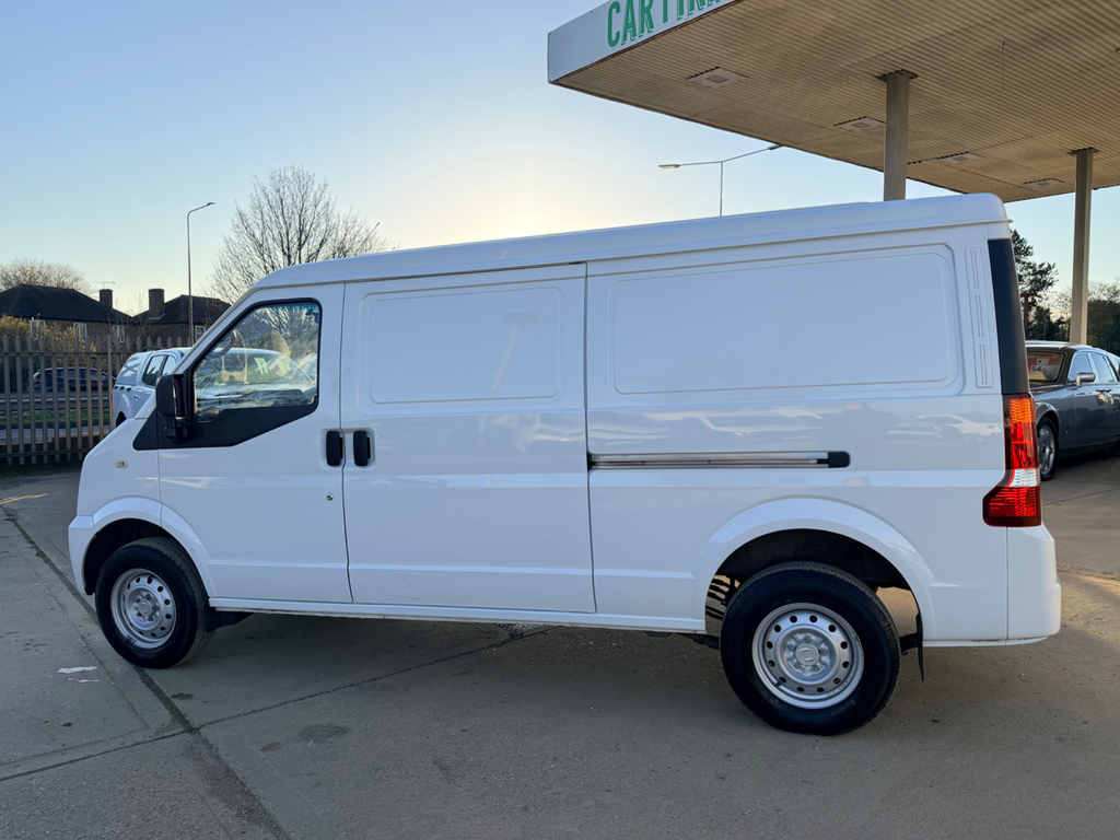 DFSK EC35 Mpv White #29