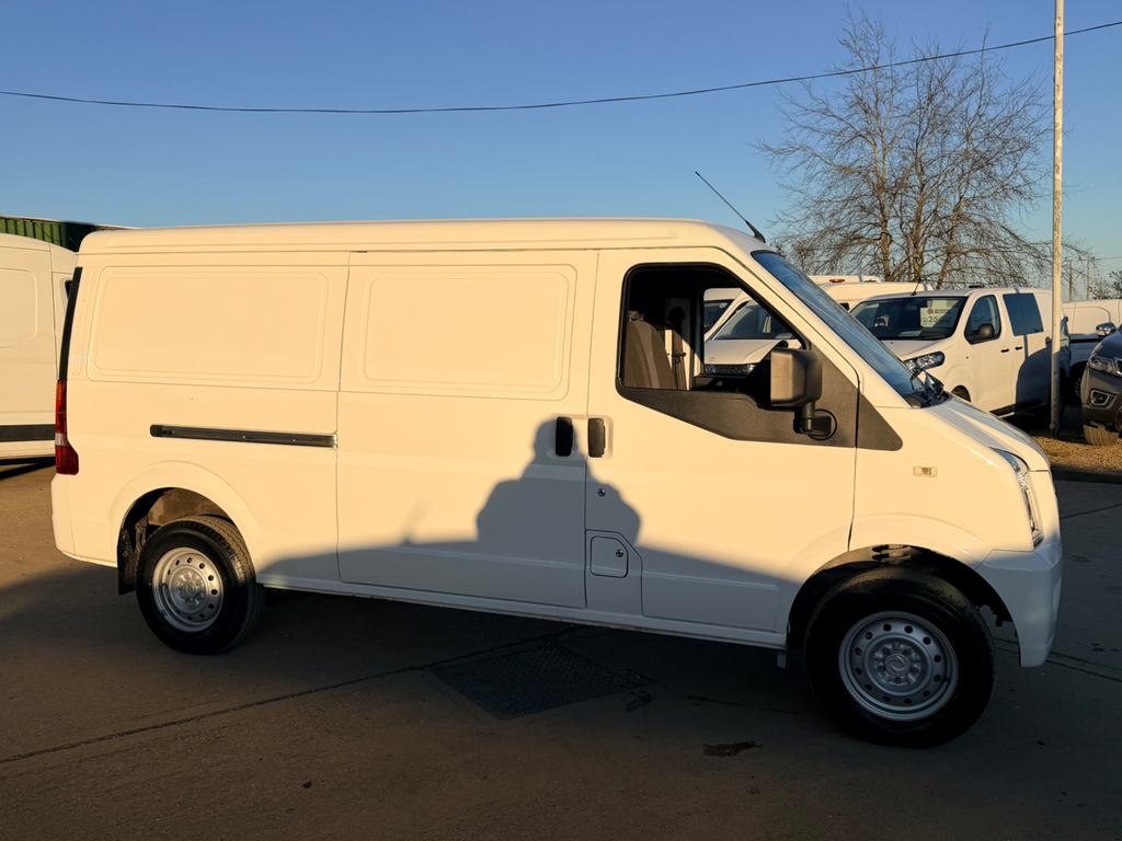 DFSK EC35 Mpv White #16