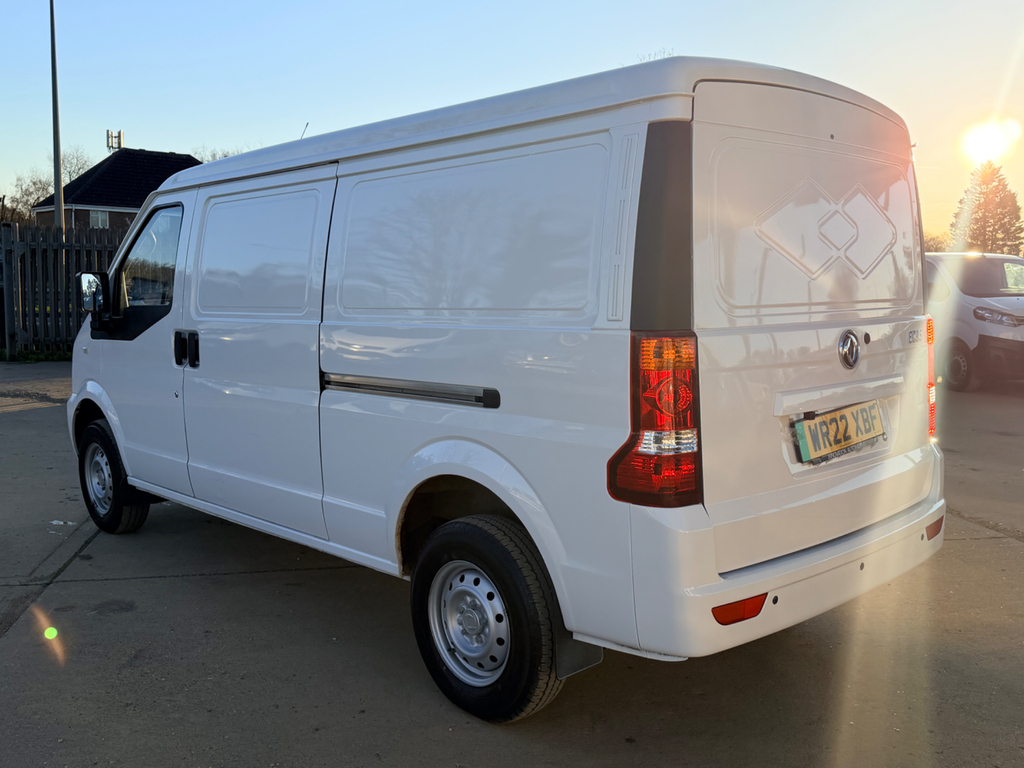 DFSK EC35 Mpv White #26
