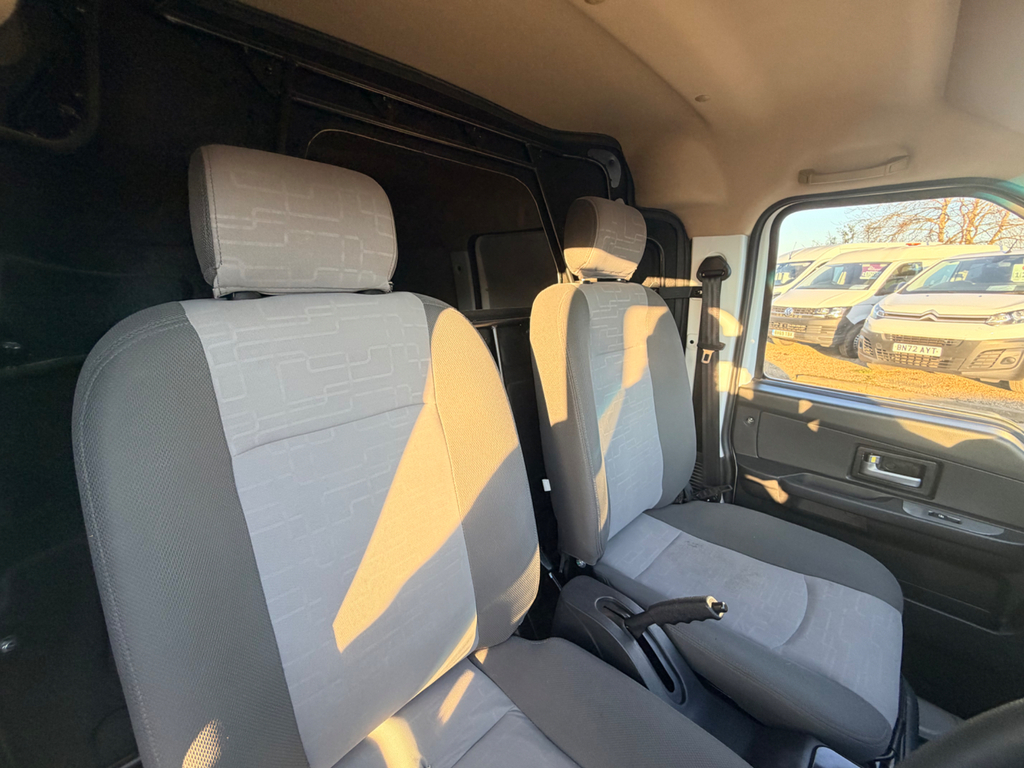 DFSK EC35 Mpv White #34