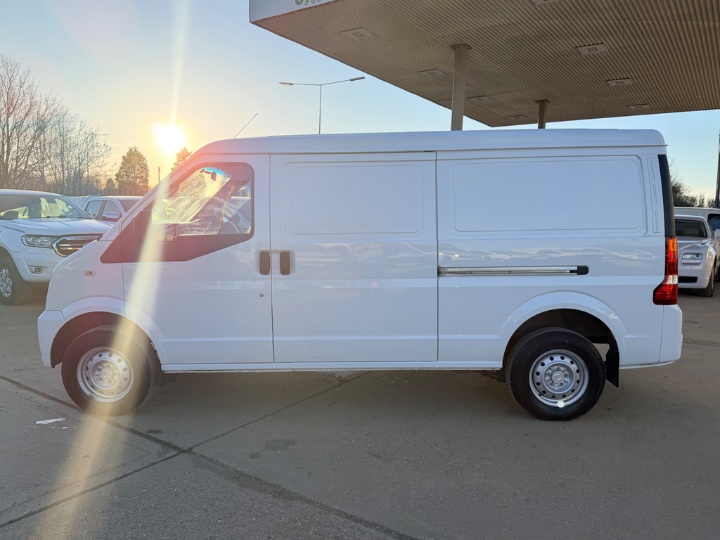 DFSK EC35 Mpv White #32
