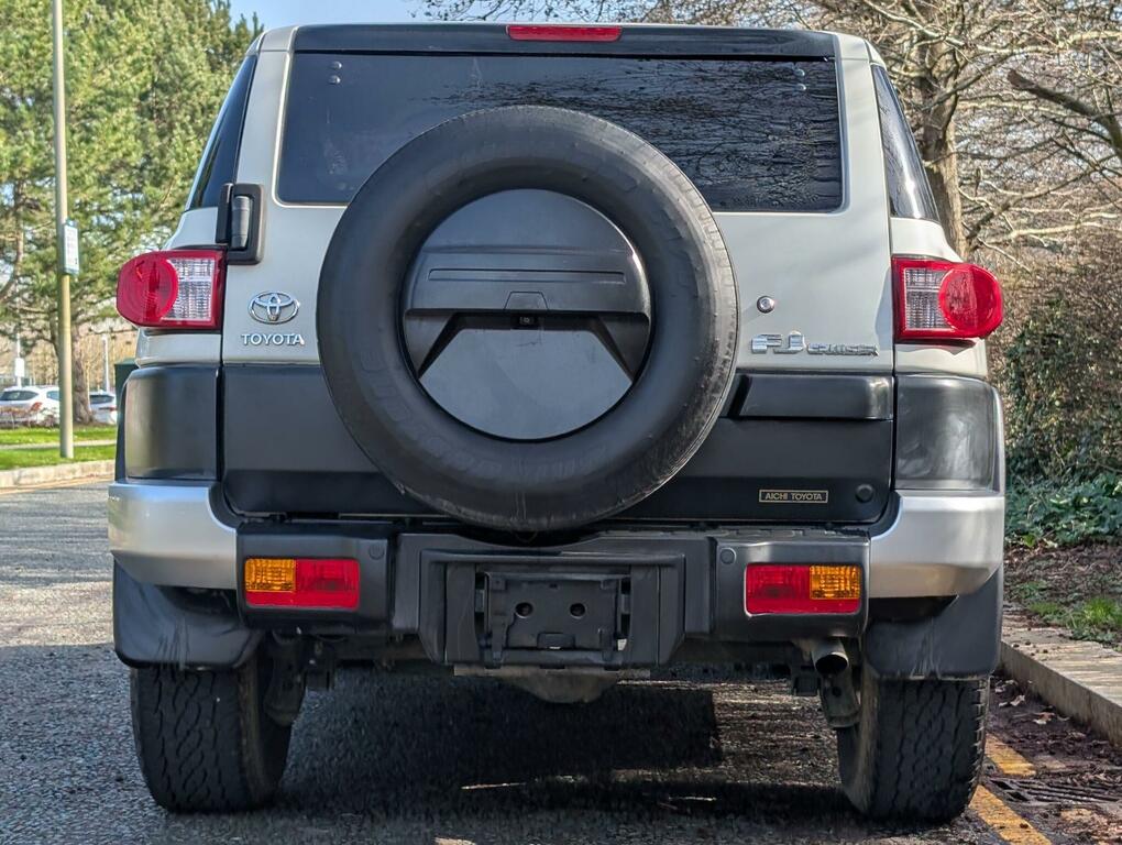 Toyota FJ Cruiser Original Spec.2016 Facelift.euro 6. Ulez White #5