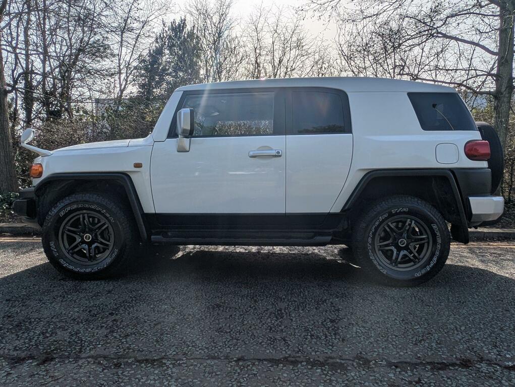 Toyota FJ Cruiser Original Spec.2016 Facelift.euro 6. Ulez White #3