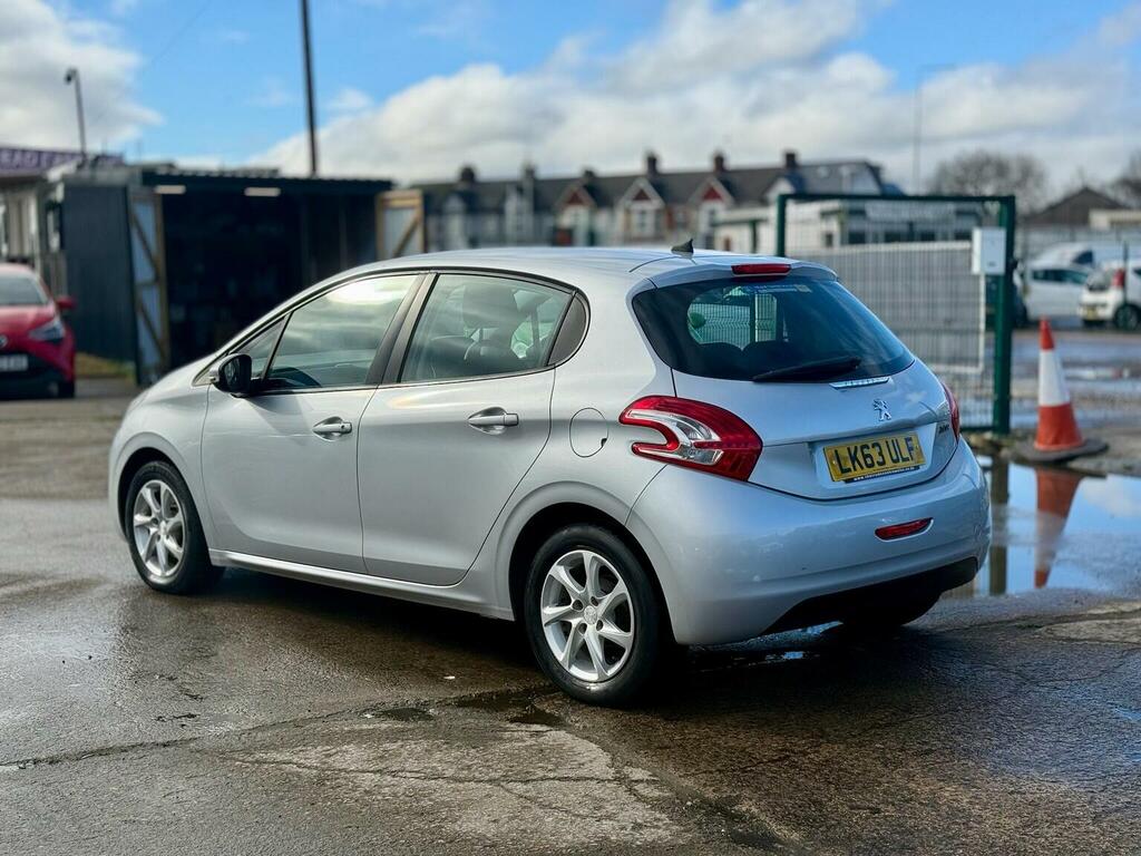 Peugeot 208 Hatchback 1.4 Hdi Active Euro 5 201363 Silver #4