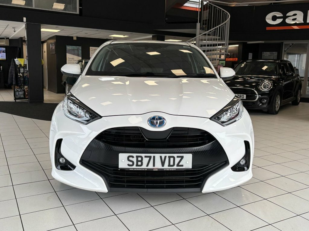 Toyota Yaris 1.5L Design SB71VDZ White #4
