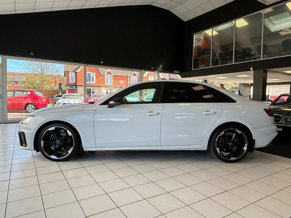 Audi A4 2L Black Edition White #5