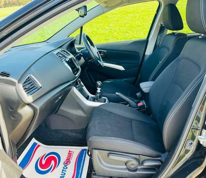 Suzuki SX4 Hatchback Black #12
