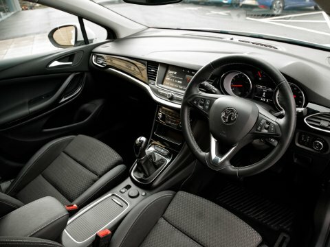 Vauxhall Astra Griffin White #4