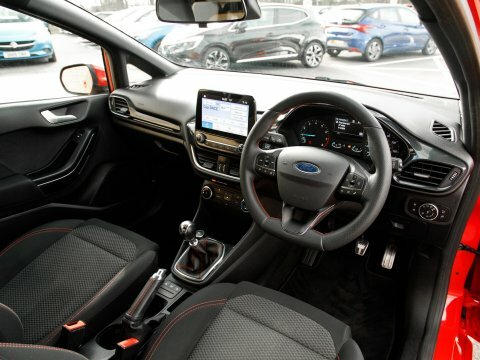 Ford Fiesta Hatchback BA69WCU Red #4