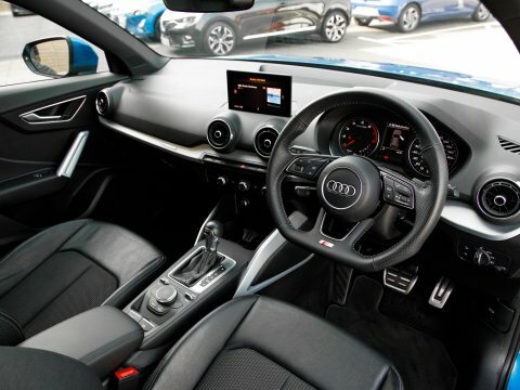 Audi Q2 Suv RO70WJC Blue #4