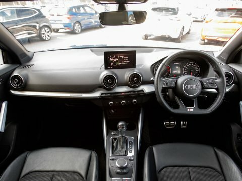 Audi Q2 Suv RO70WJC Blue #3