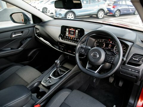 Nissan Qashqai Suv FG72EKB Red #4