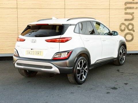 Hyundai Kona Suv SK23XRT White #2