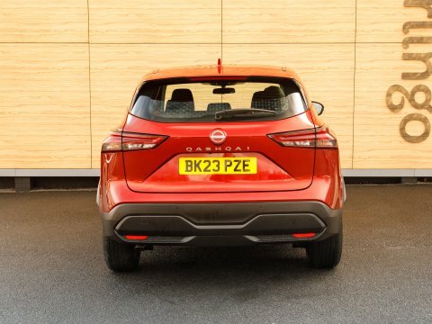 Nissan Qashqai Suv BK23PZE Red #6