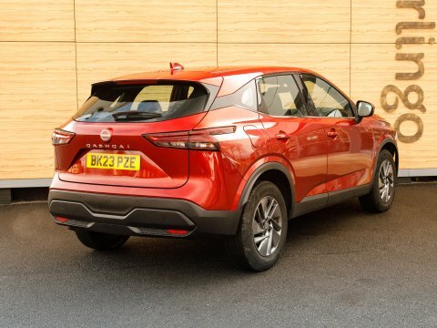 Nissan Qashqai Suv BK23PZE Red #2