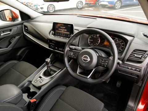 Nissan Qashqai Suv BK23PZE Red #4