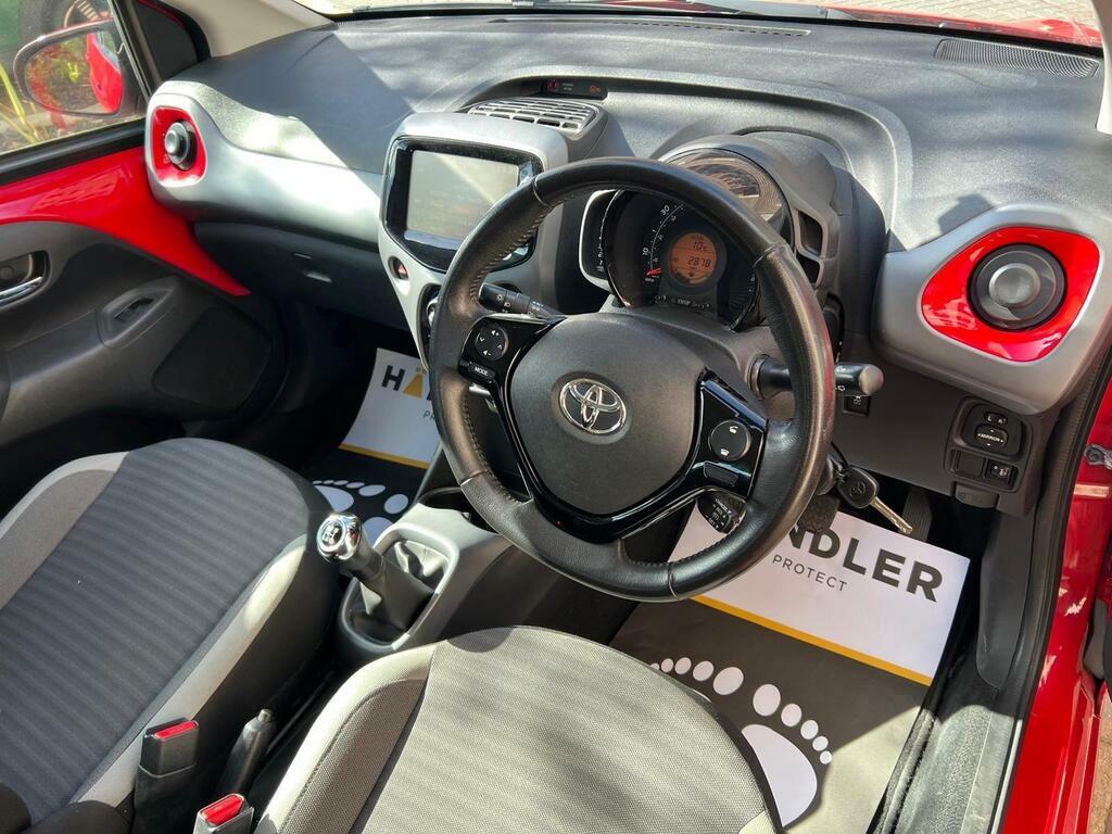 Toyota Aygo 1.0 Vvt-i X-play Euro 6 FG68CXL Red #3