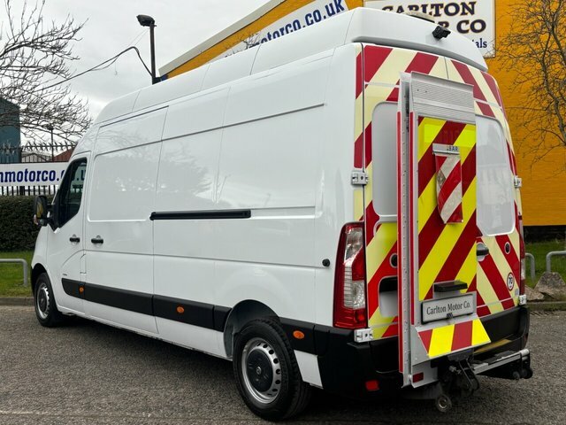 Vauxhall Movano Manual DU70XXK White #5