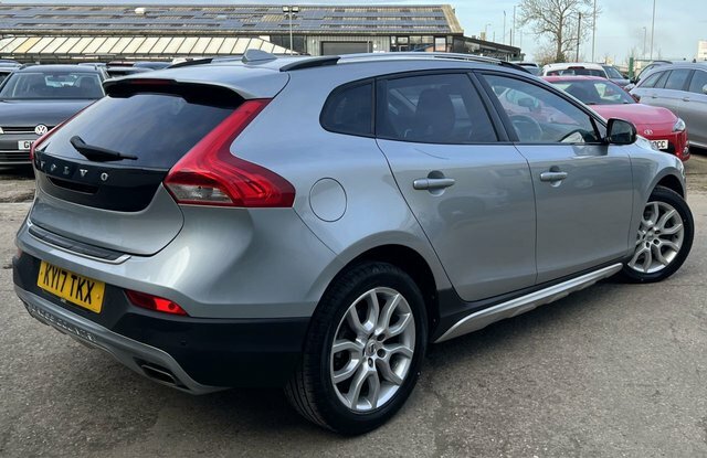 Volvo V40 Cross Country 2.0 D2 Pro Hatchback Euro 6 S S Silver #3
