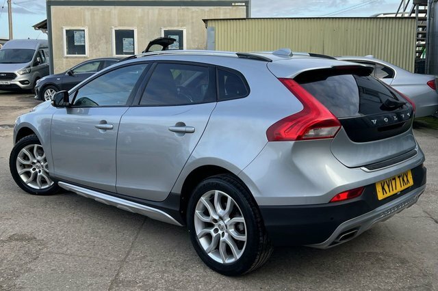 Volvo V40 Cross Country 2.0 D2 Pro Hatchback Euro 6 S S Silver #4