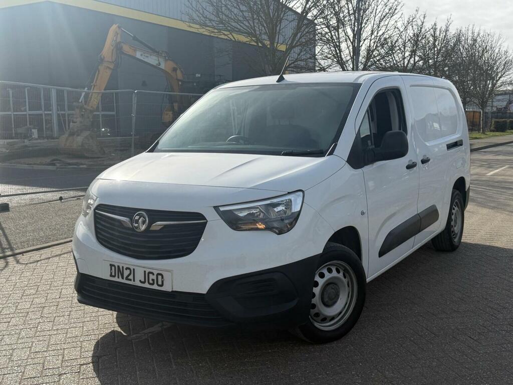 Vauxhall Combo Panel Van 1.5 Turbo D 2300 Dynamic L2 H1 Euro 6 DN21JGO White #2